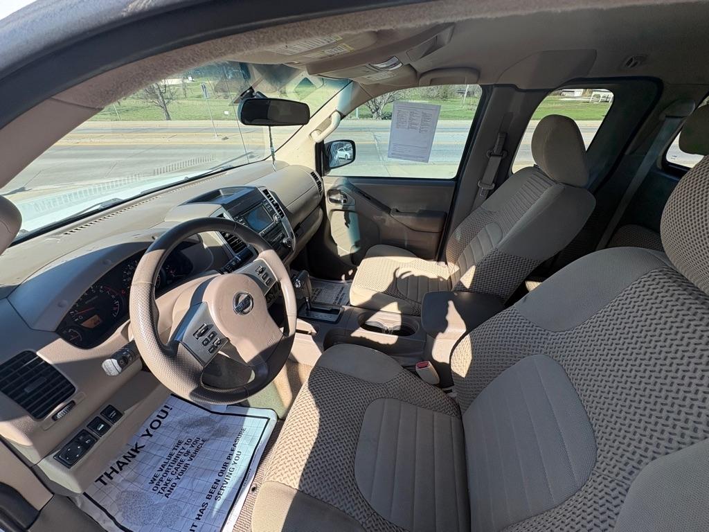 Nissan Frontier SV King Cab 5AT 4WD 2017