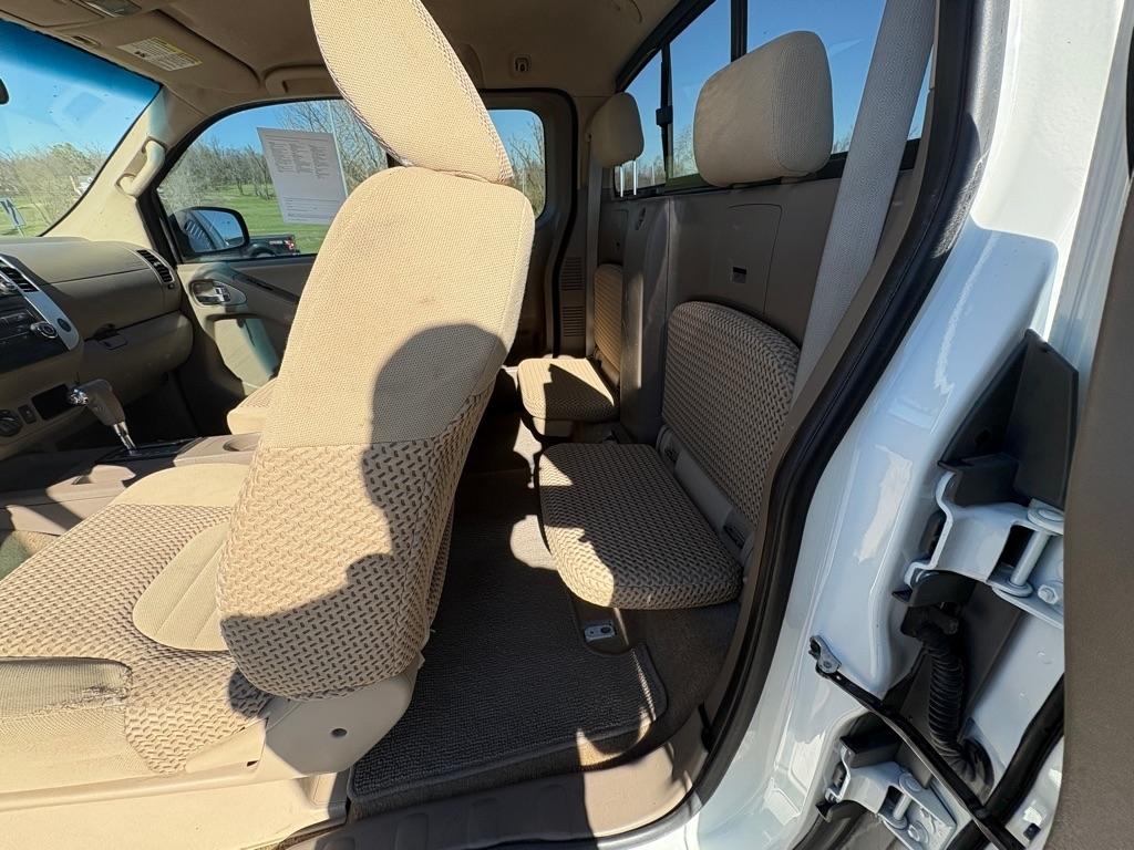 Nissan Frontier SV King Cab 5AT 4WD 2017