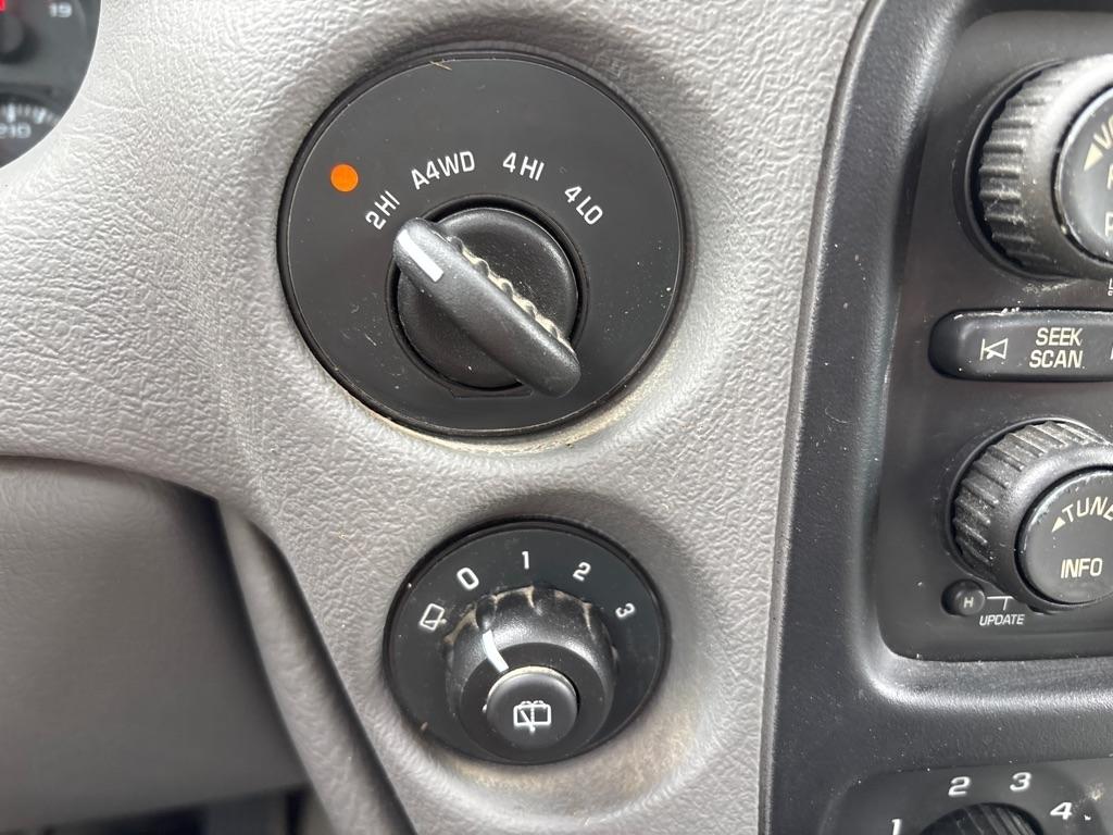 Chevrolet TrailBlazer LS 4WD 2005