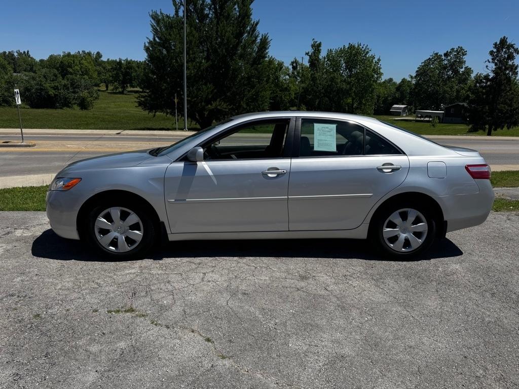 Toyota Camry SE 5-Spd AT 2009