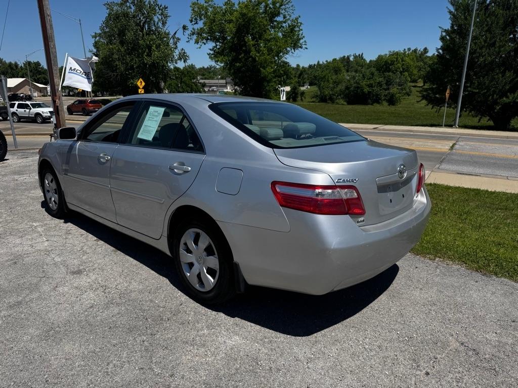 Toyota Camry SE 5-Spd AT 2009