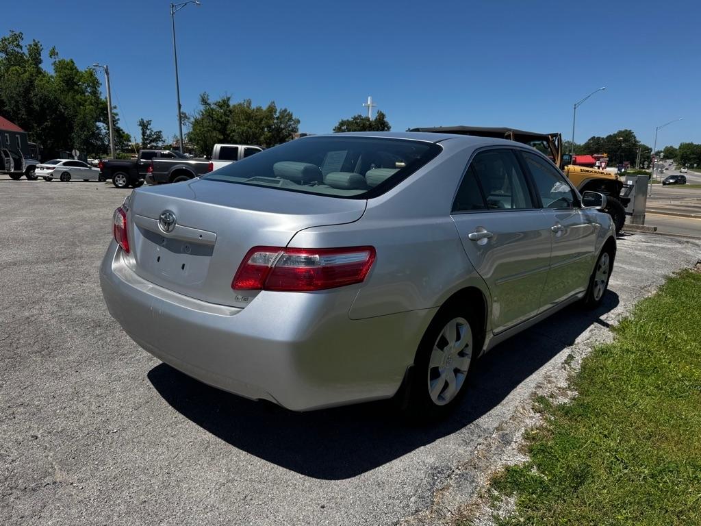 Toyota Camry SE 5-Spd AT 2009