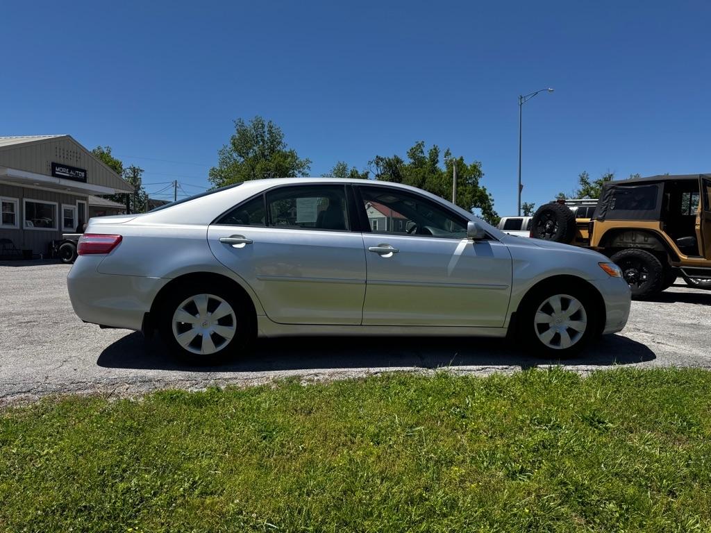 Toyota Camry SE 5-Spd AT 2009