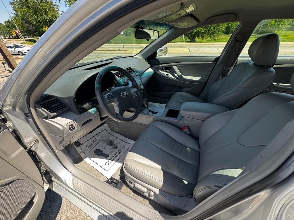 Toyota Camry SE 5-Spd AT 2009