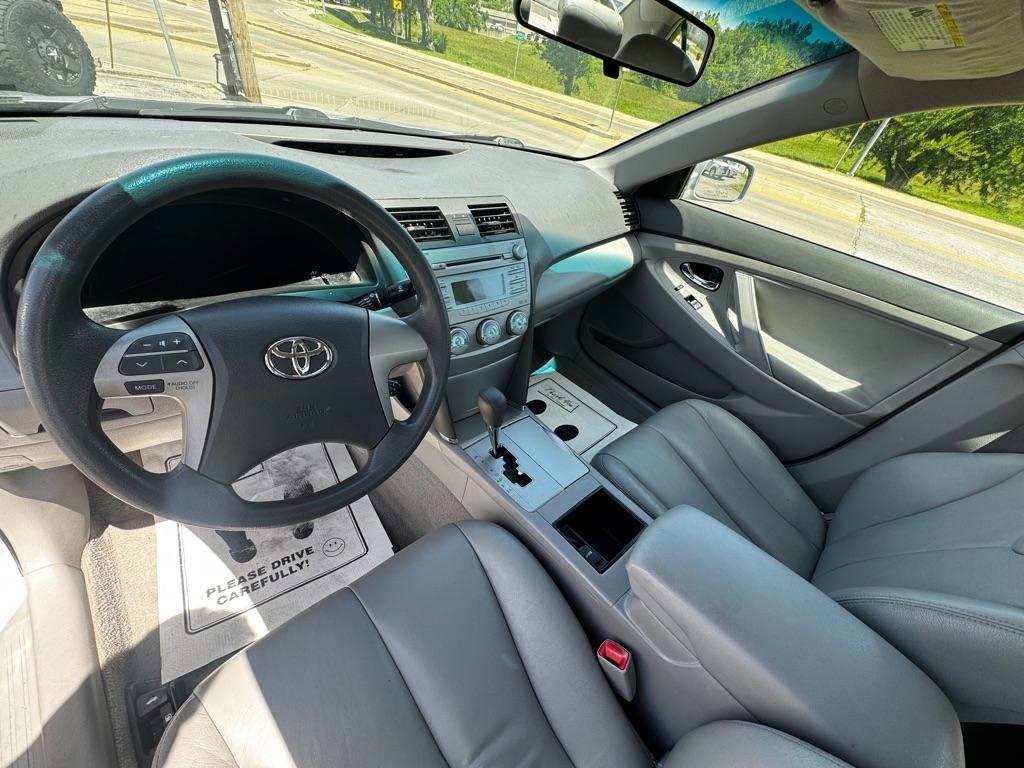 Toyota Camry SE 5-Spd AT 2009