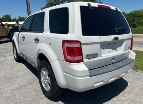 Ford Escape XLT FWD 2010