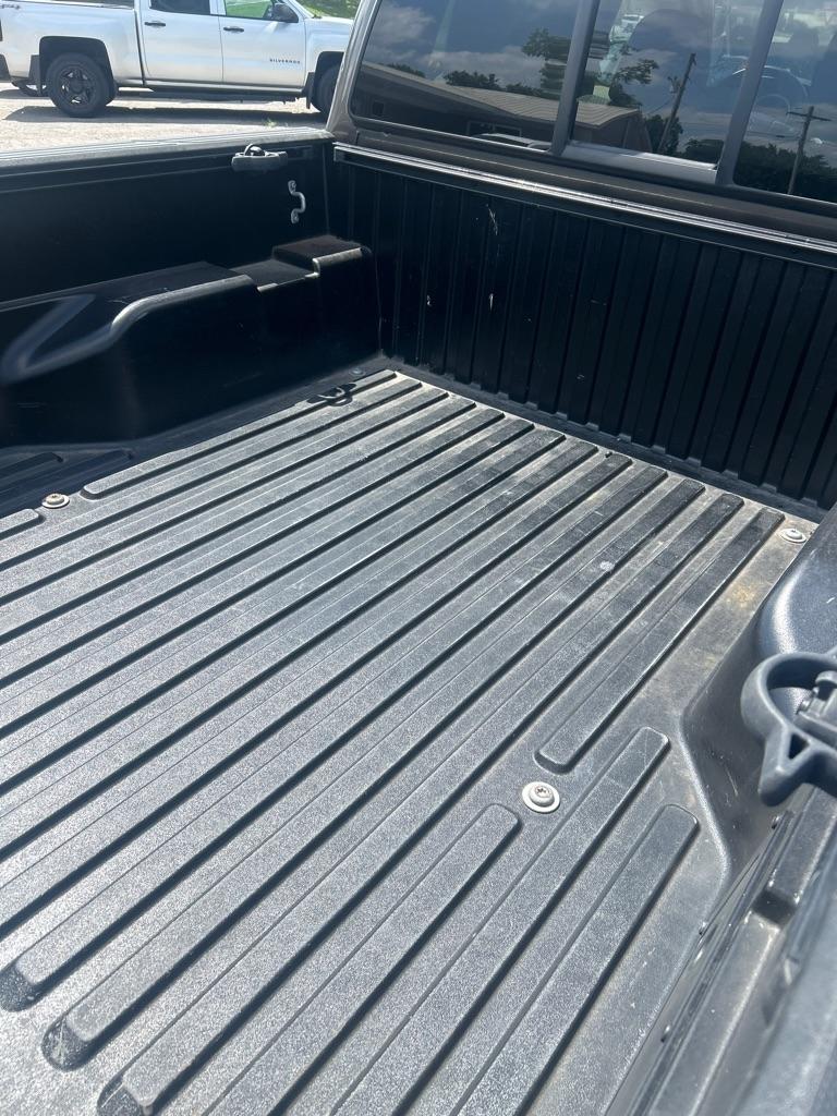 Toyota Tacoma Double Cab V6 6MT 4WD 2015