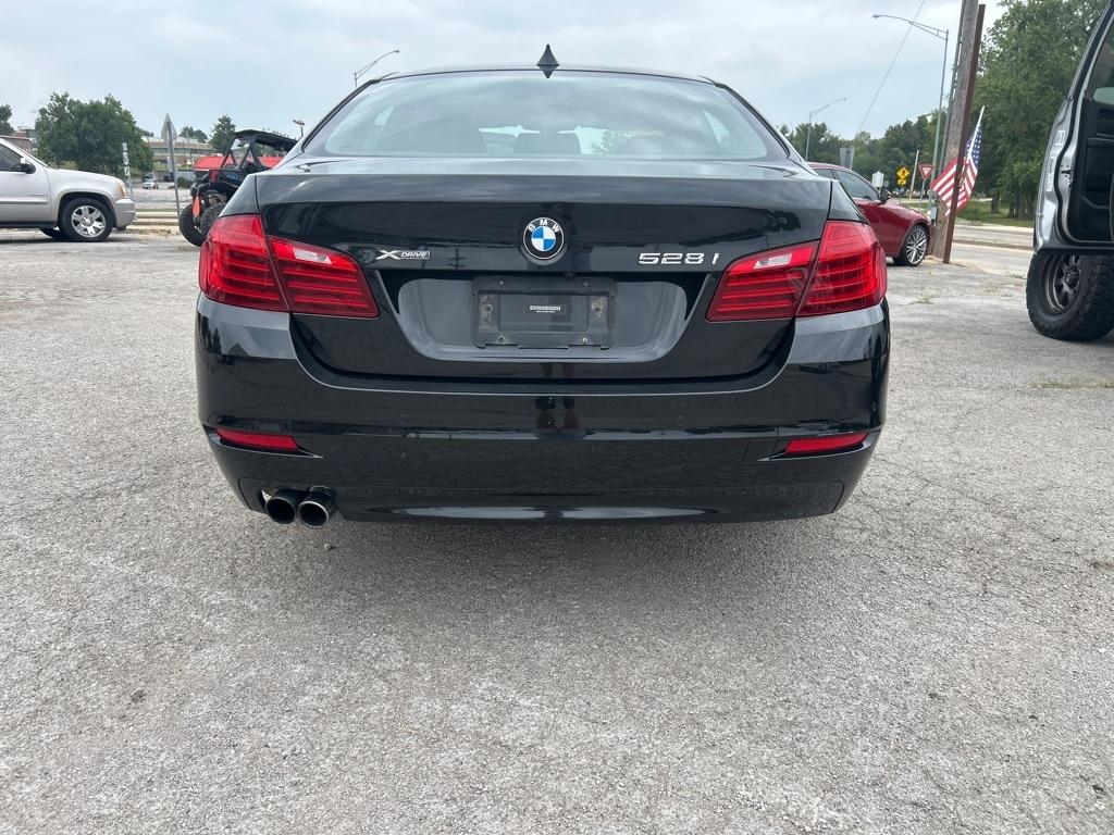 BMW 5-Series 528i xDrive 2016