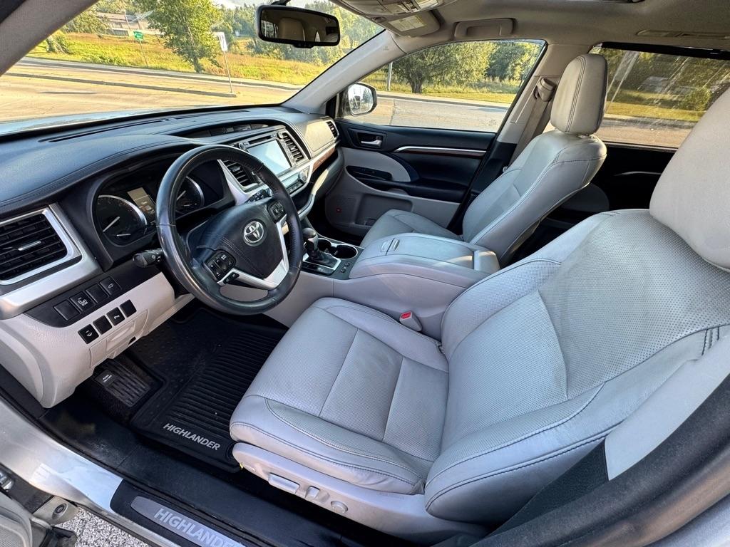 Toyota Highlander Limited AWD V6 2016