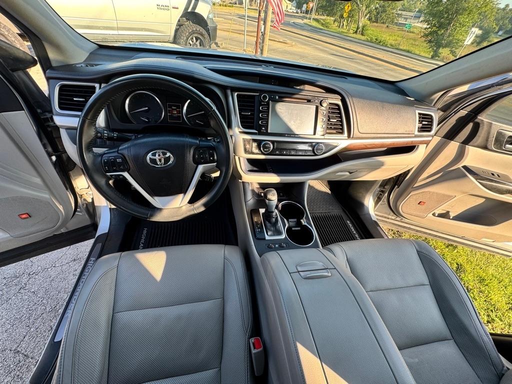 Toyota Highlander Limited AWD V6 2016