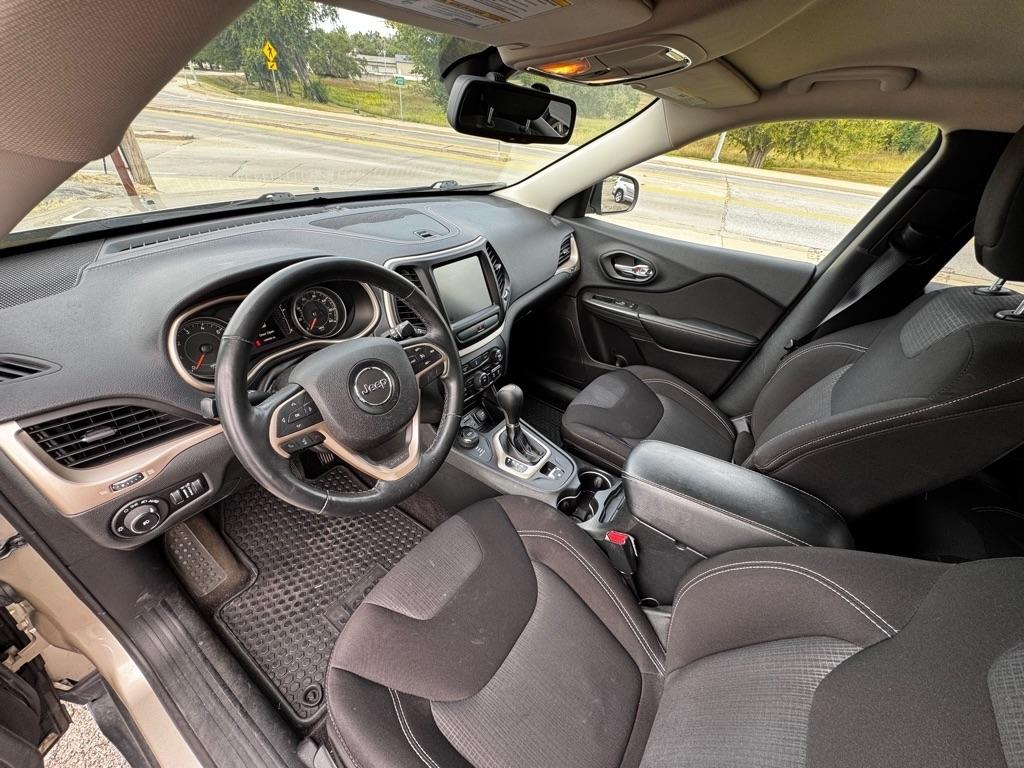 Jeep Cherokee Latitude 4WD 2015