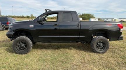 Toyota Tundra SR5 5.7L Double Cab 4WD 2009
