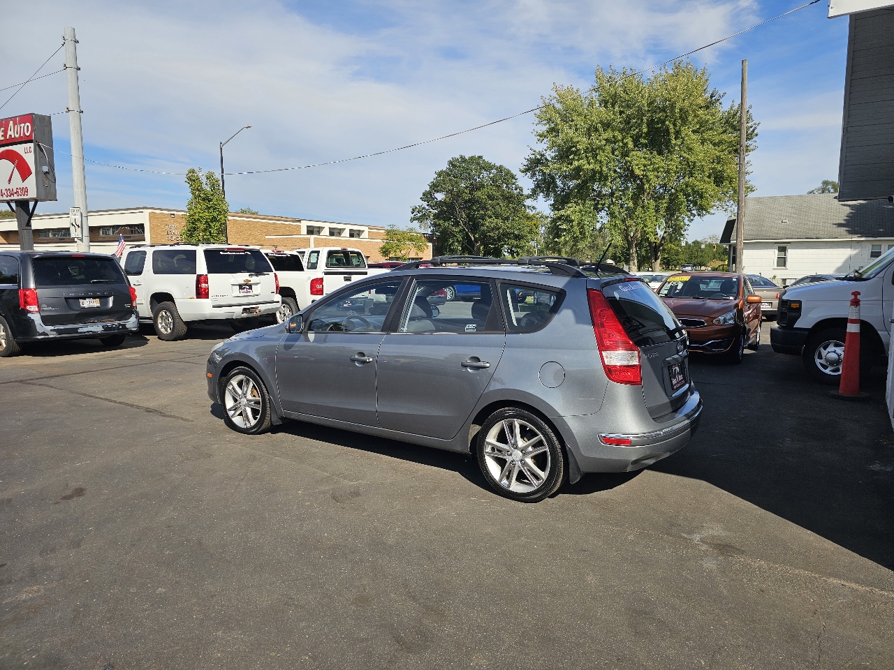 2010 Hyundai Elantra Touring GLS photo 4