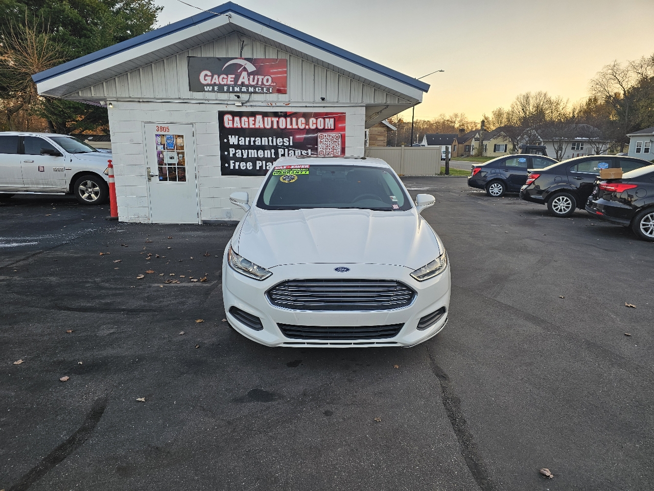 2014 Ford Fusion SE photo 2