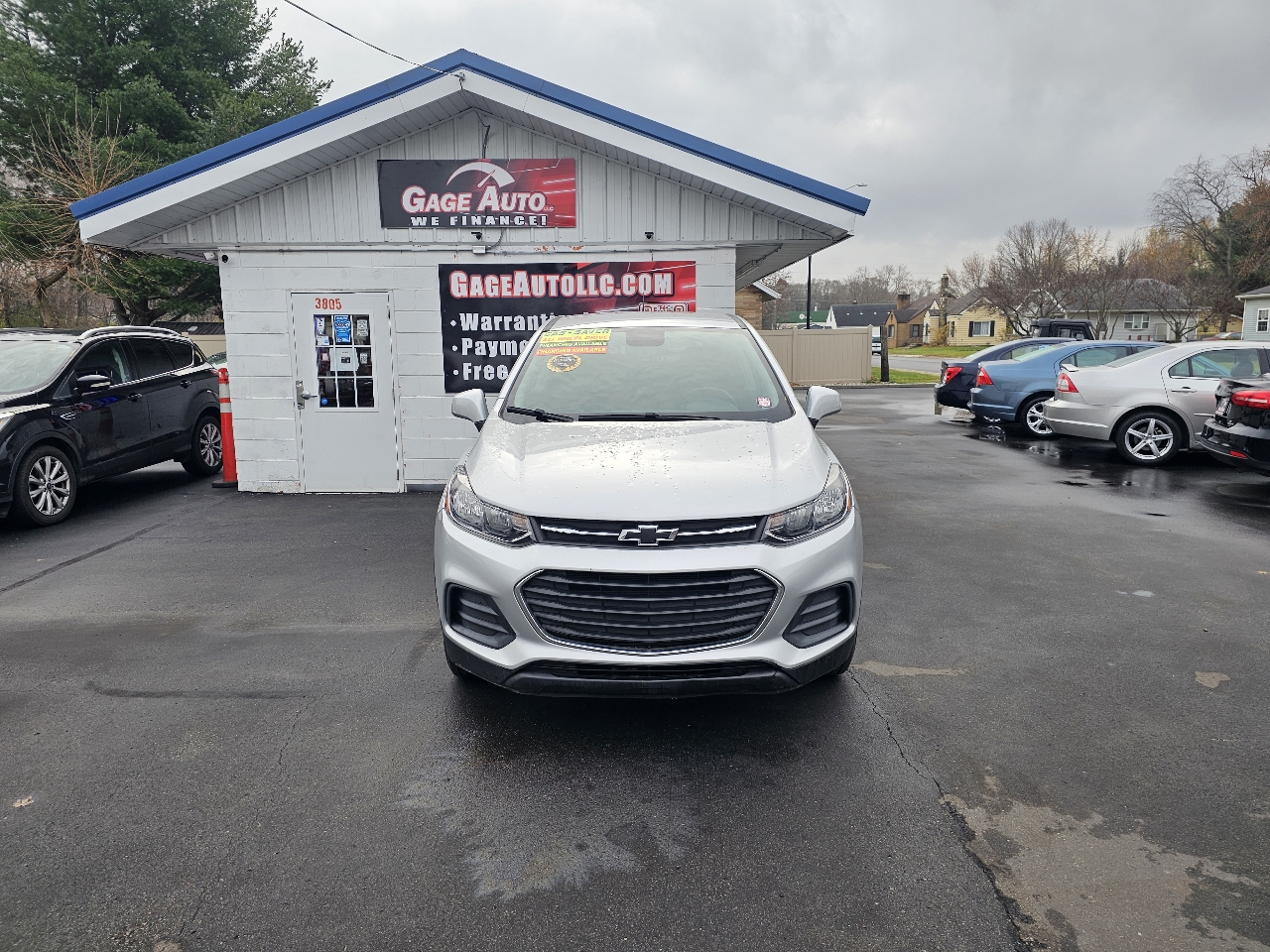 2020 Chevrolet Trax LS photo 2