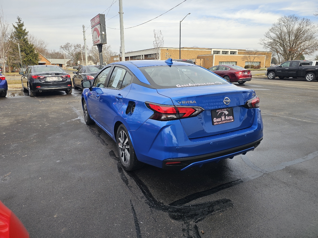 Nissan Versa SV 2021