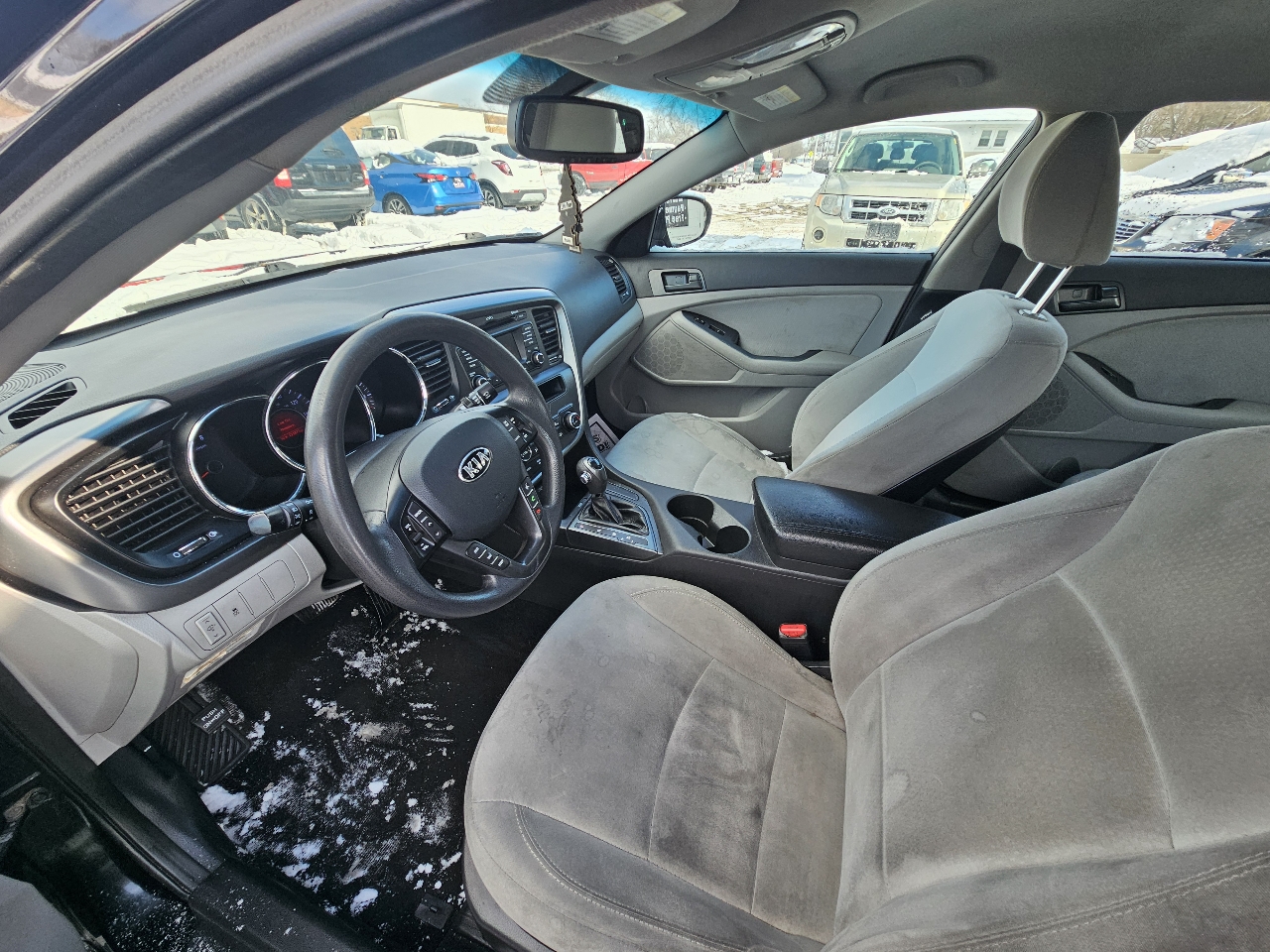 Kia Optima LX MT 2013