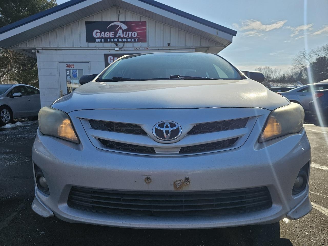 Toyota Corolla S 5-Speed MT 2013