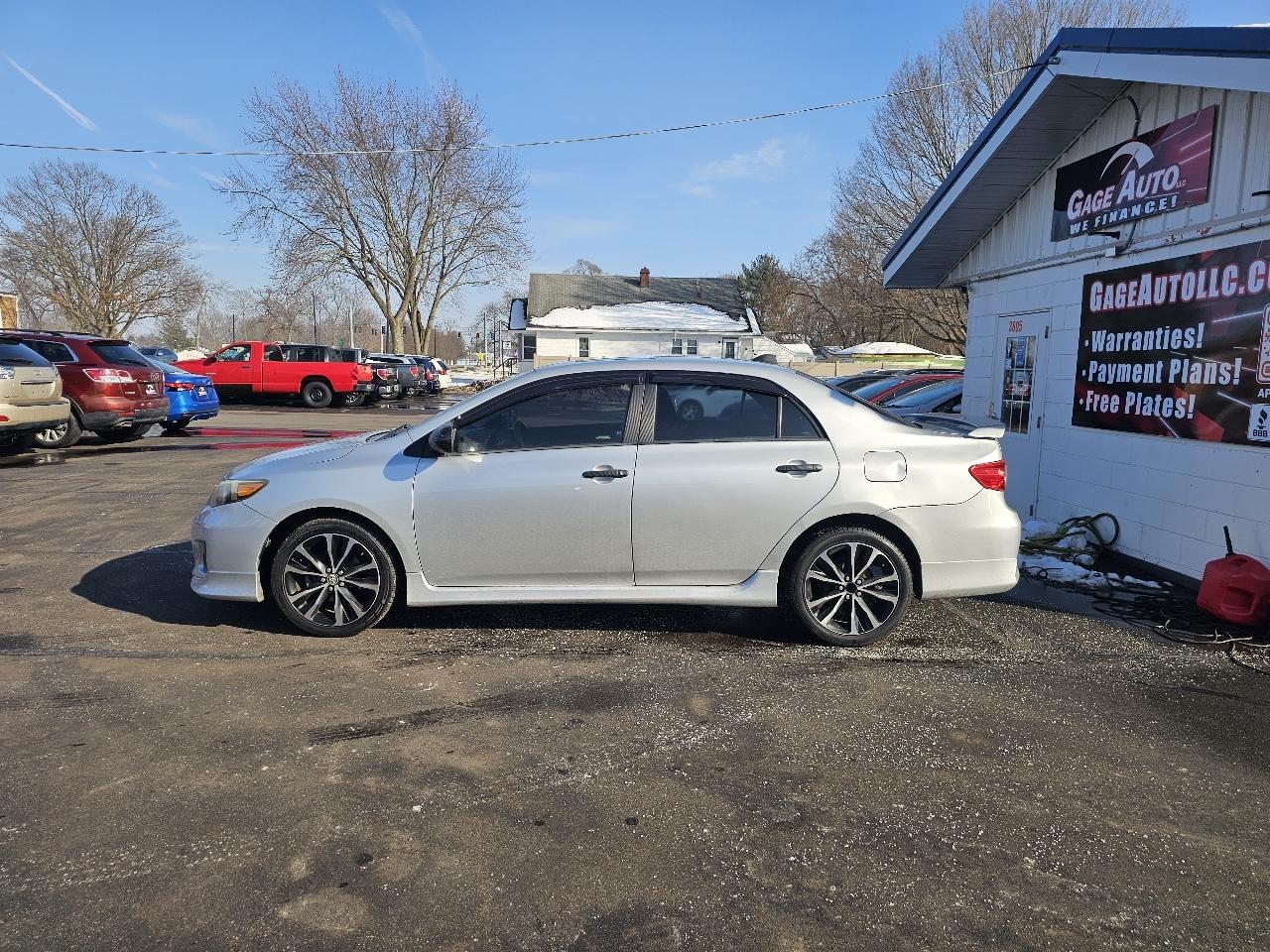 Toyota Corolla S 5-Speed MT 2013