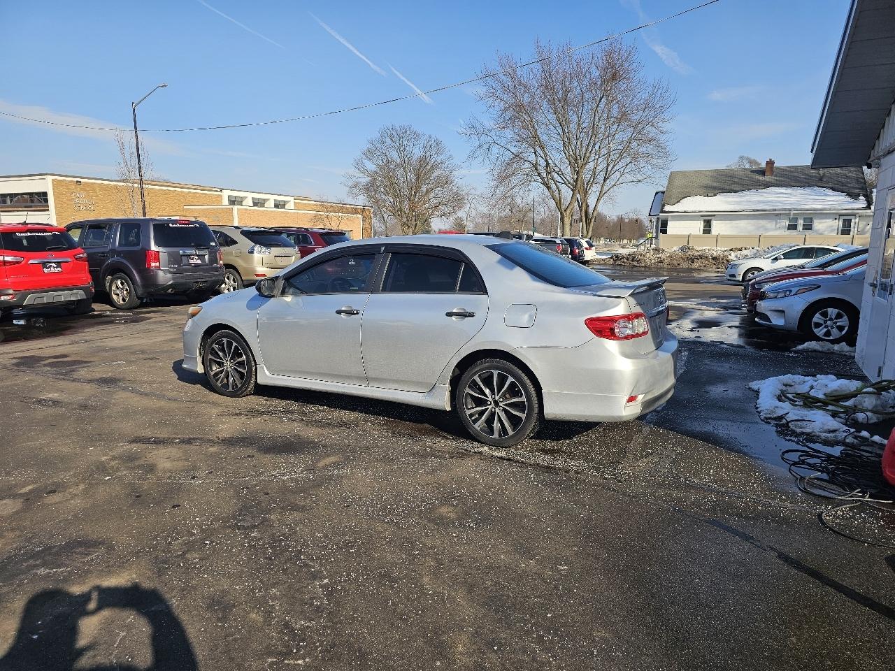 Toyota Corolla S 5-Speed MT 2013