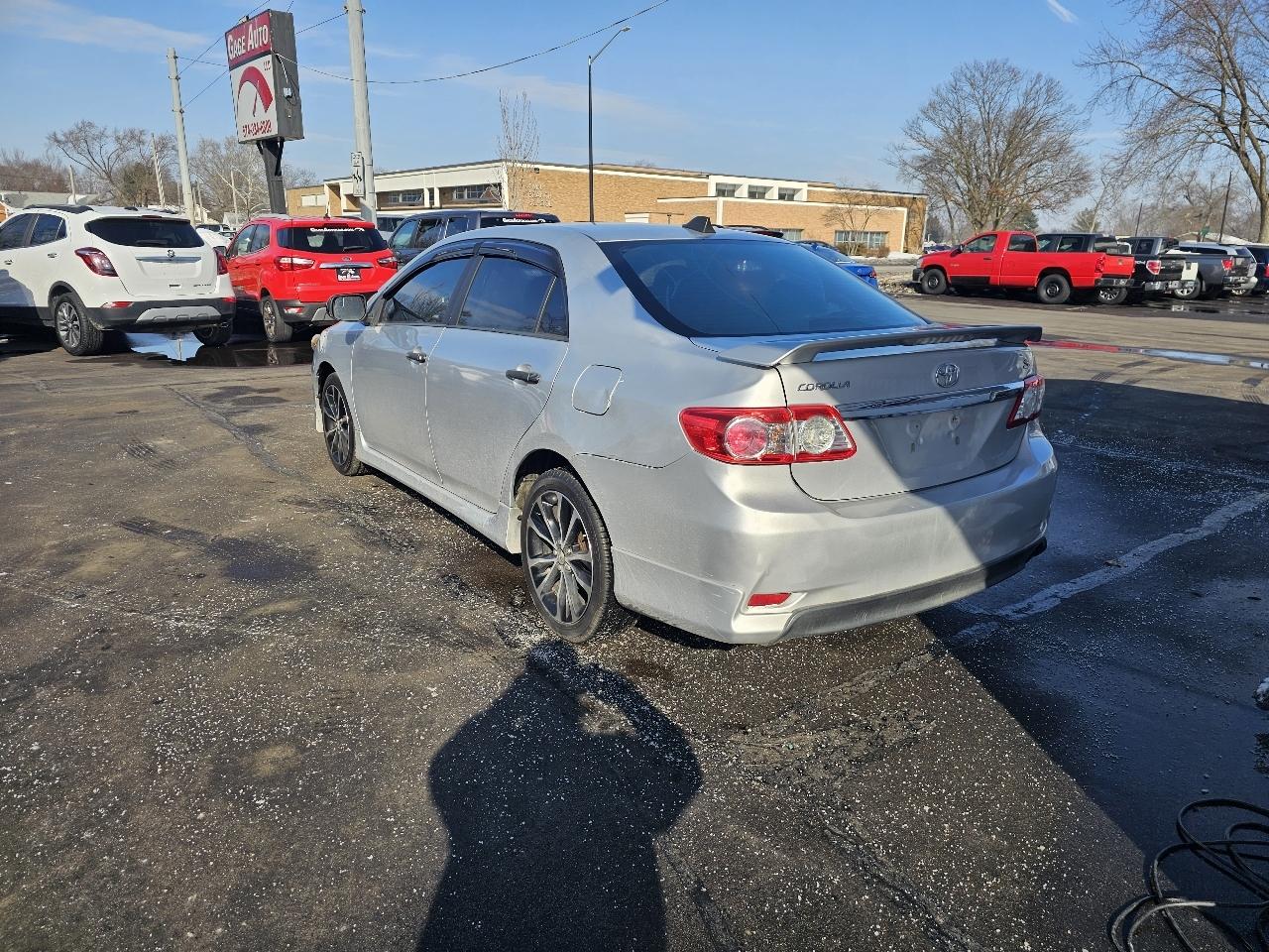 Toyota Corolla S 5-Speed MT 2013