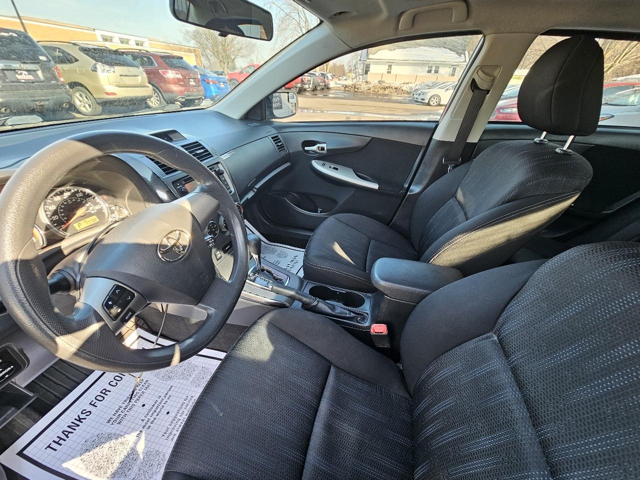 Toyota Corolla S 5-Speed MT 2013