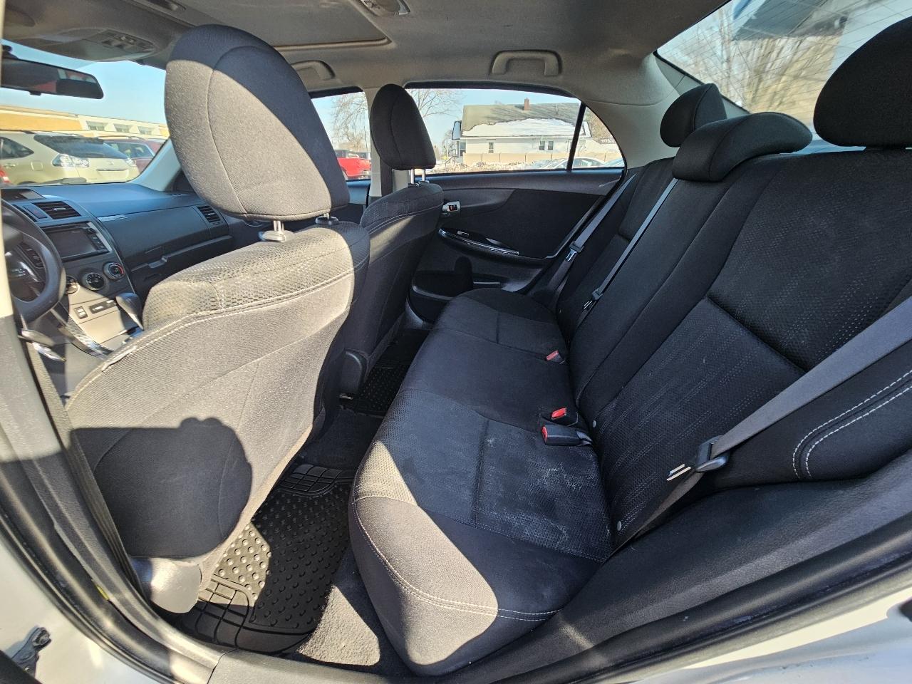 Toyota Corolla S 5-Speed MT 2013