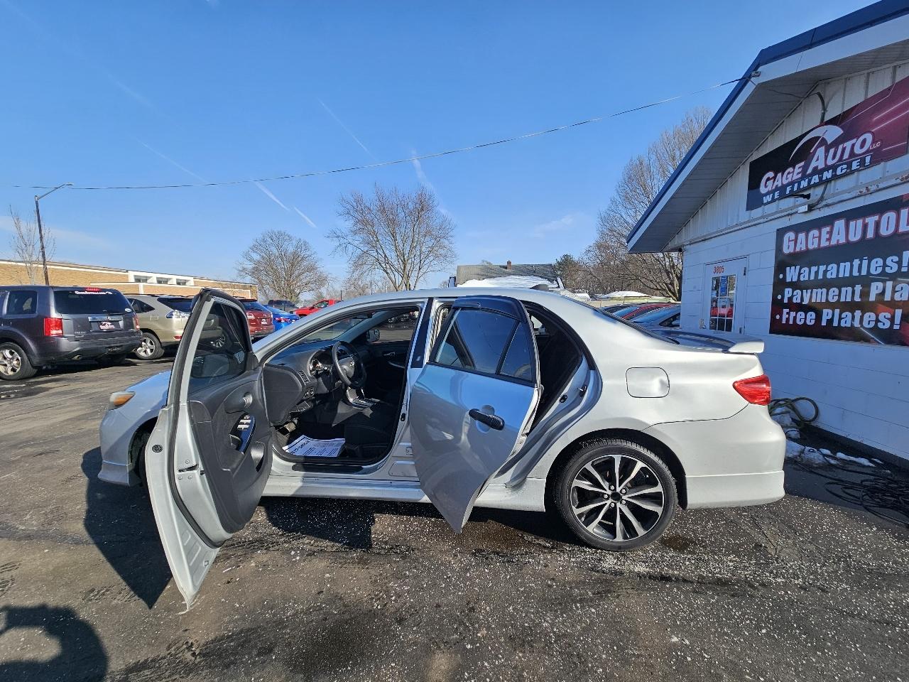 Toyota Corolla S 5-Speed MT 2013