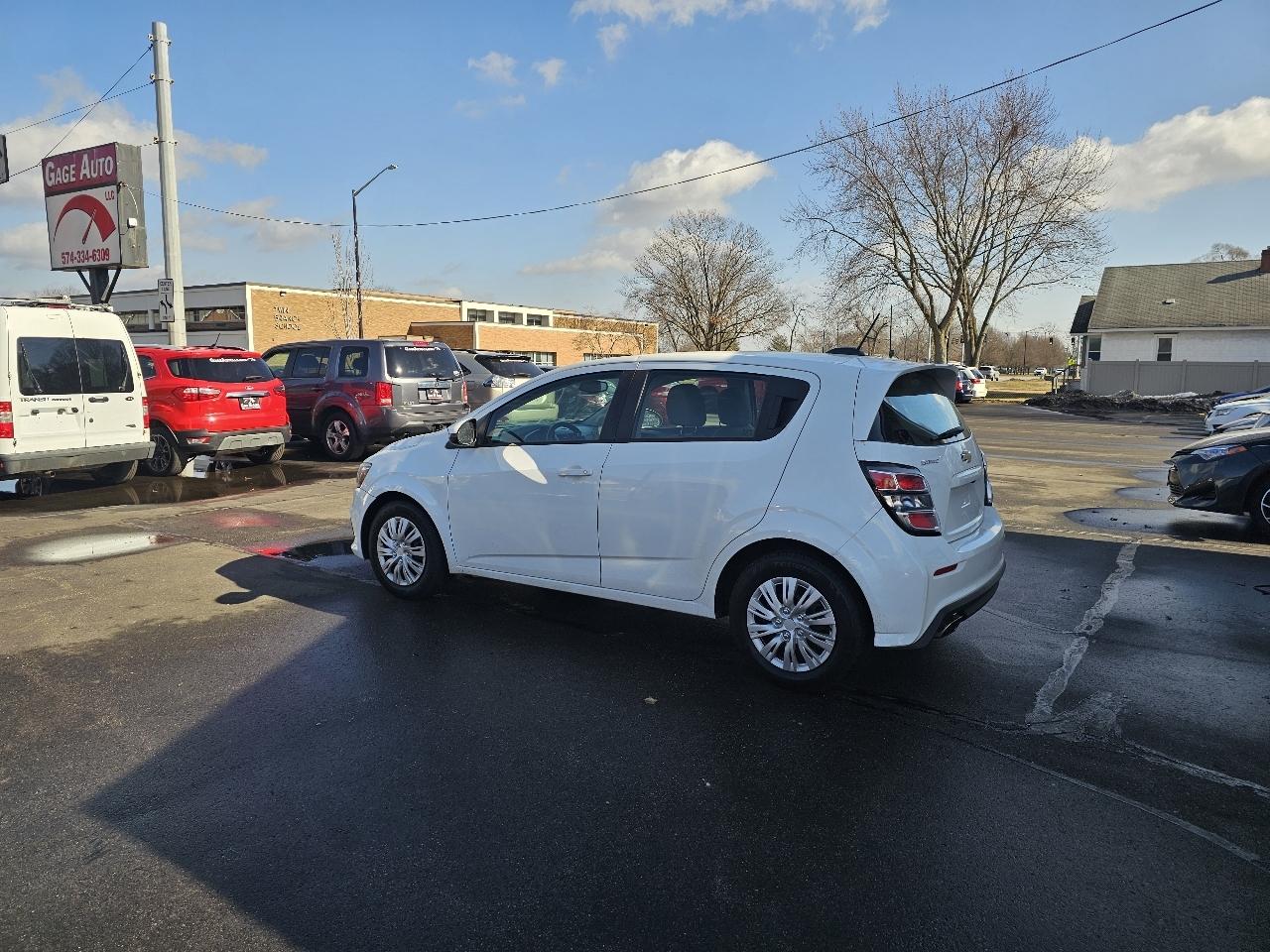 Chevrolet Sonic FL Auto Hatchback 2017