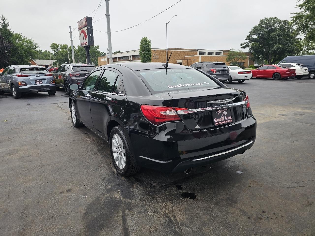 2014 Chrysler 200 Limited - Photo 8