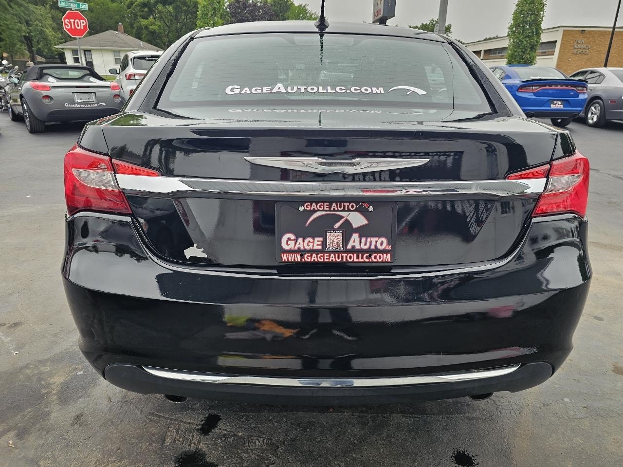 2014 Chrysler 200 Limited - Photo 10