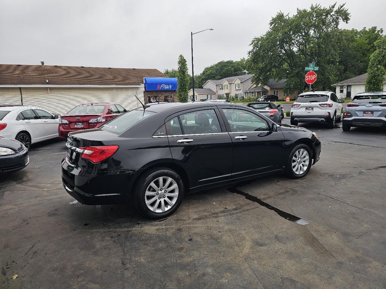 2014 Chrysler 200 Limited - Photo 12