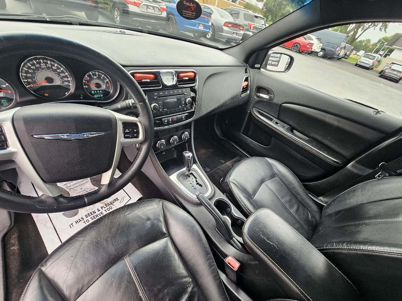 2014 Chrysler 200 Limited - Photo 20