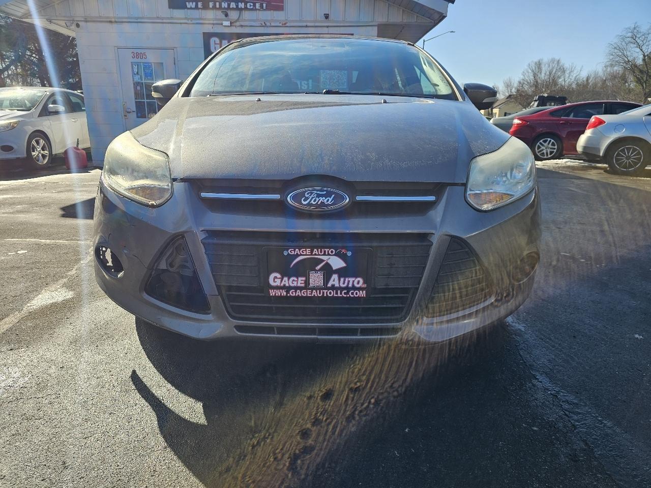 Ford Focus SE Sedan 2014