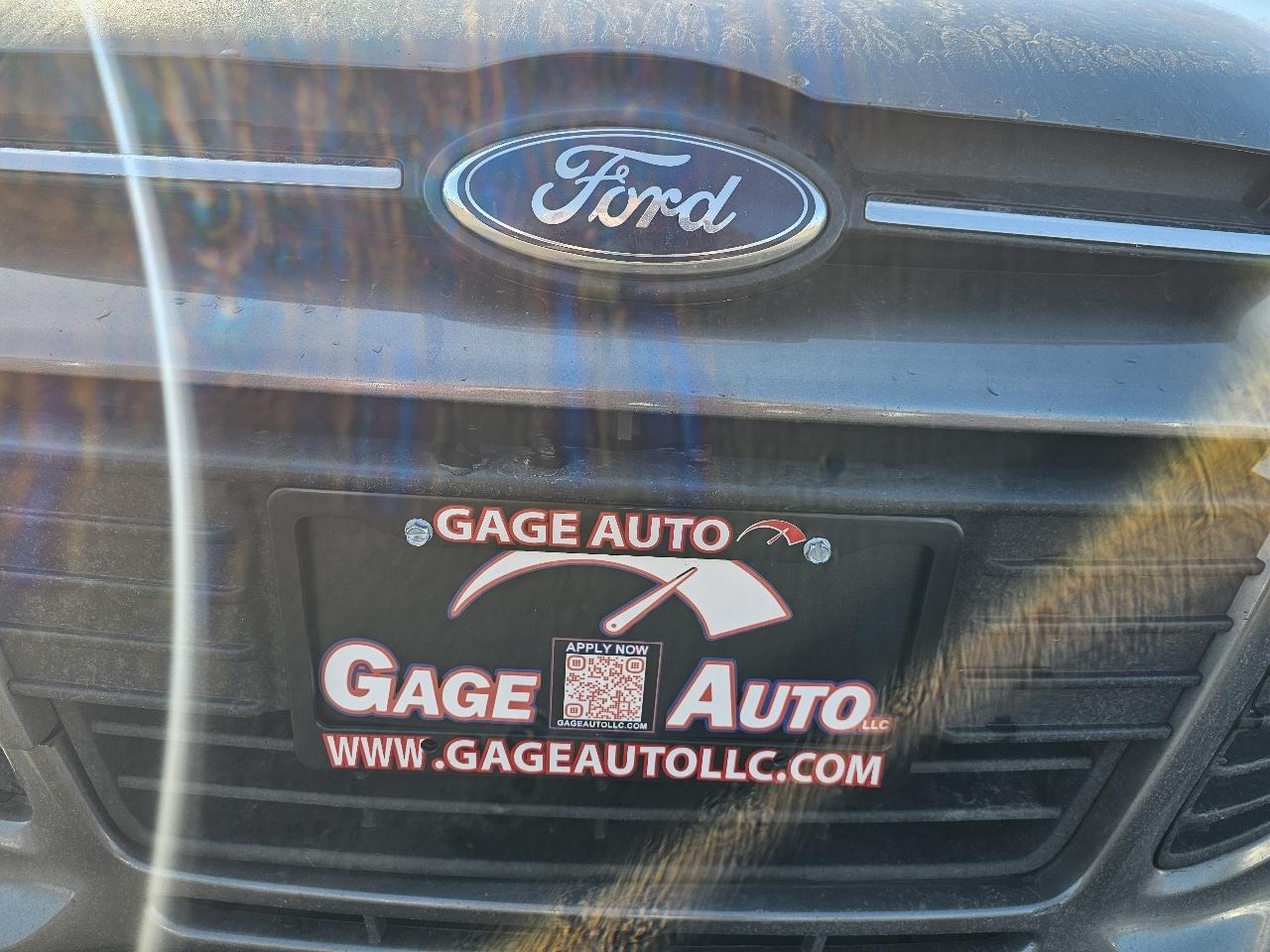 Ford Focus SE Sedan 2014