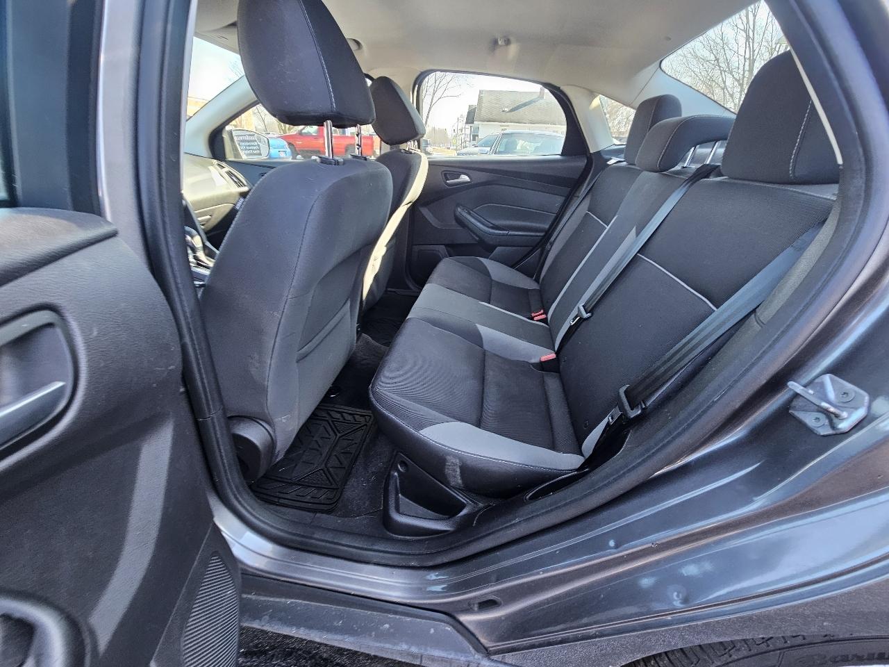 Ford Focus SE Sedan 2014