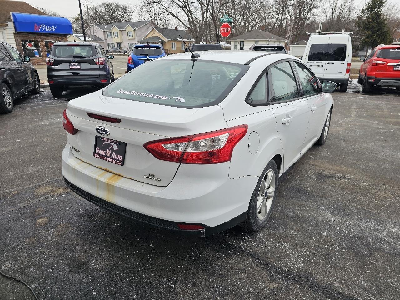 Ford Focus SE Sedan 2014