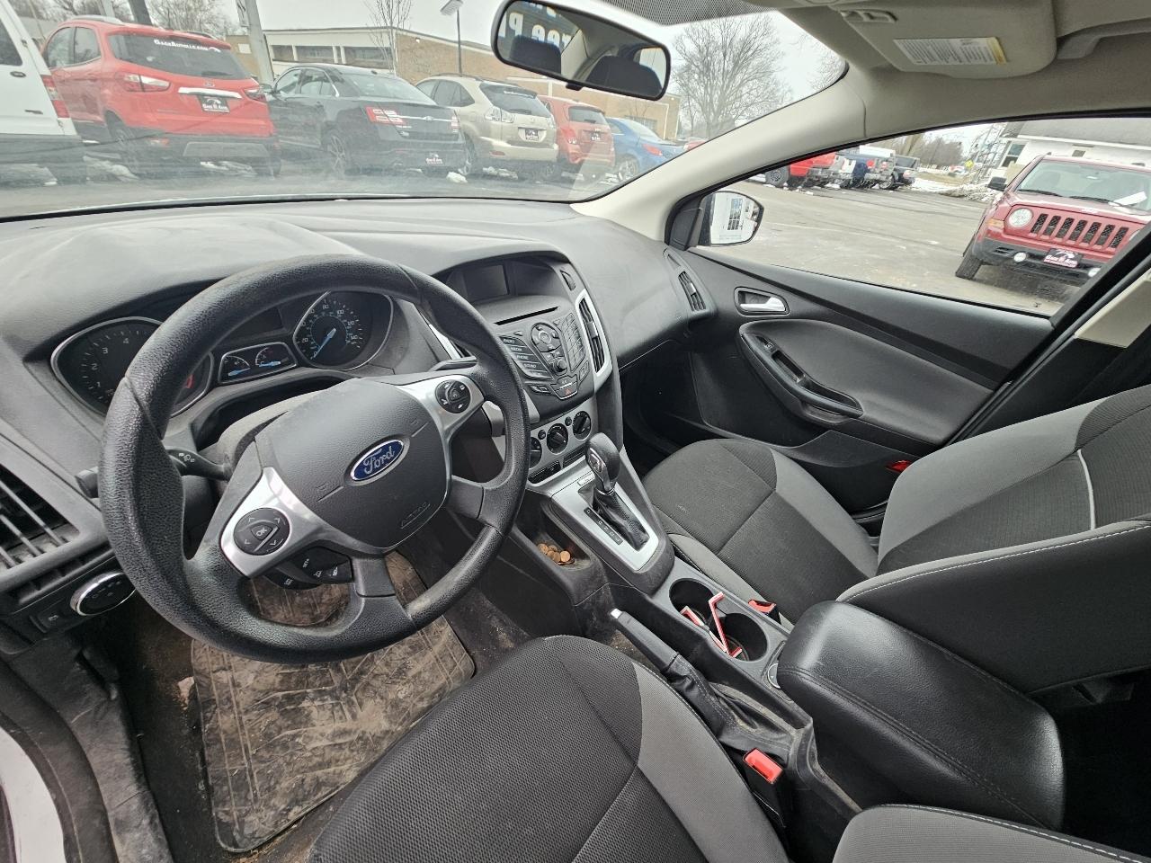 Ford Focus SE Sedan 2014