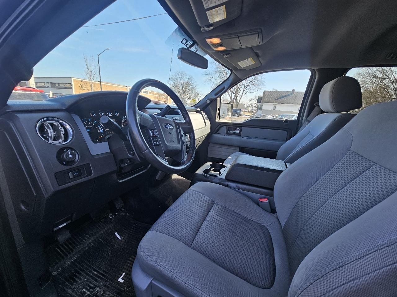 Ford F-150 XL SuperCrew 5.5-ft. Bed 4WD 2012