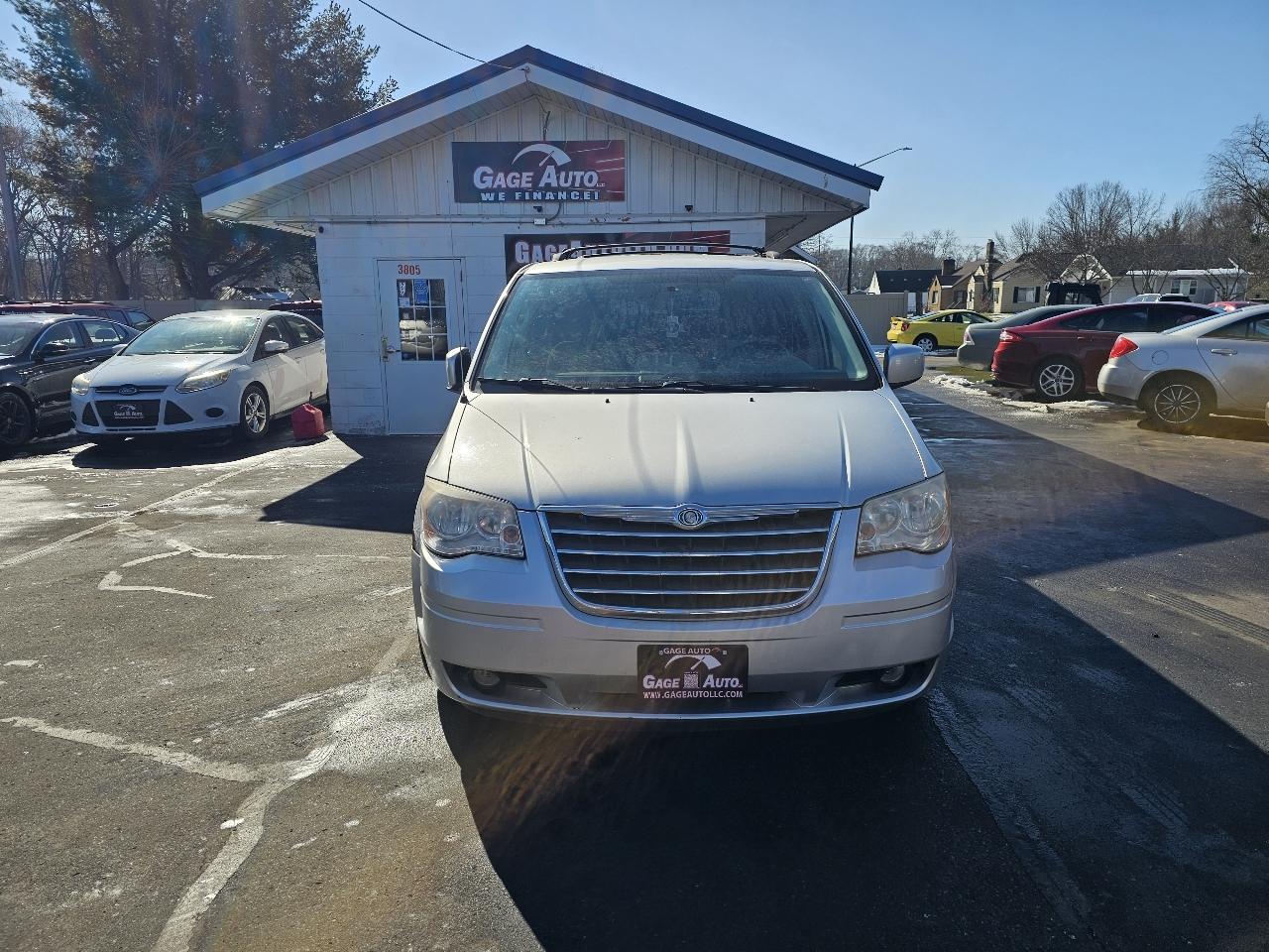Chrysler Town & Country Touring 2010
