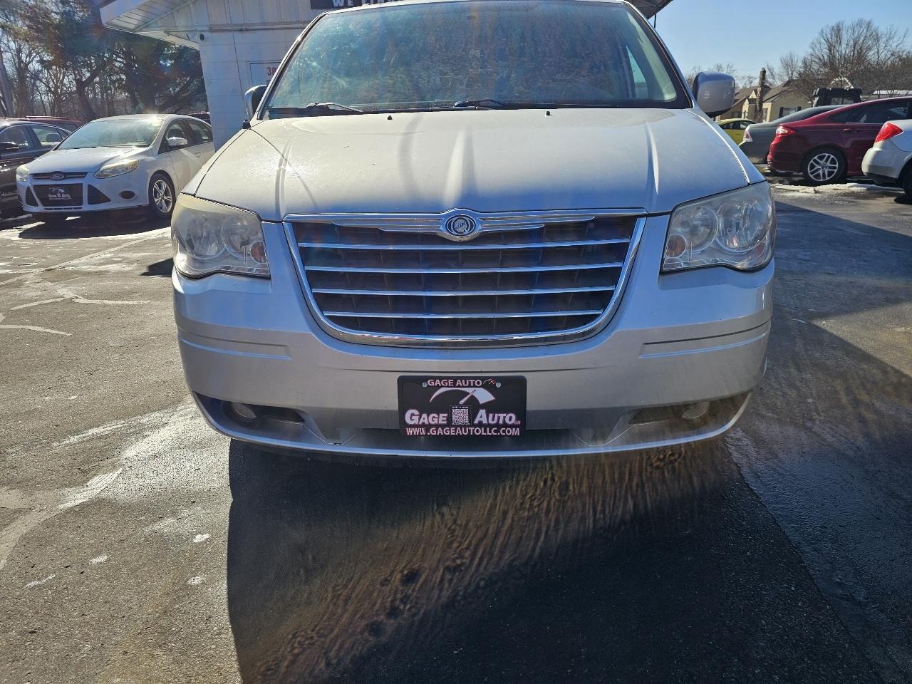 Chrysler Town & Country Touring 2010