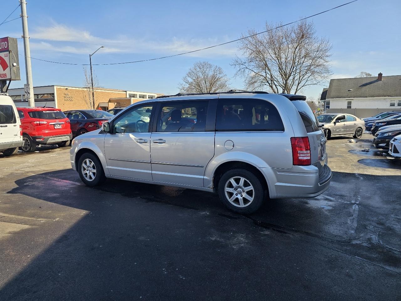 Chrysler Town & Country Touring 2010