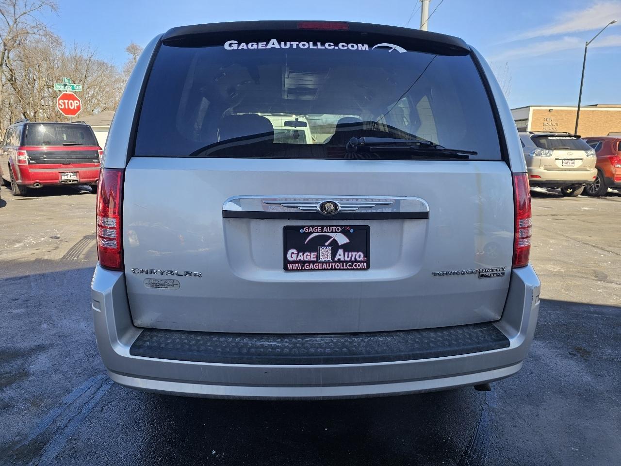 Chrysler Town & Country Touring 2010