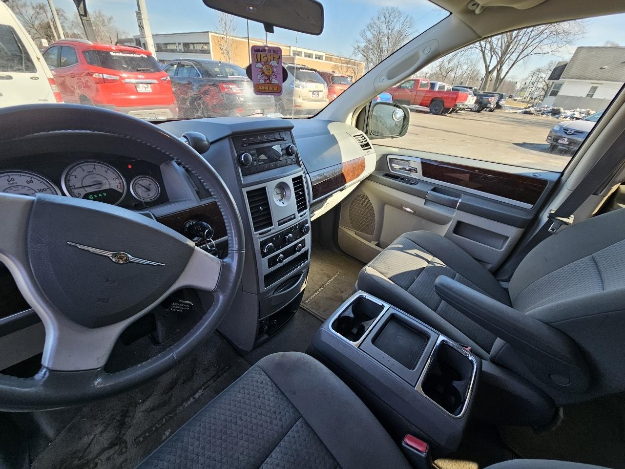 Chrysler Town & Country Touring 2010