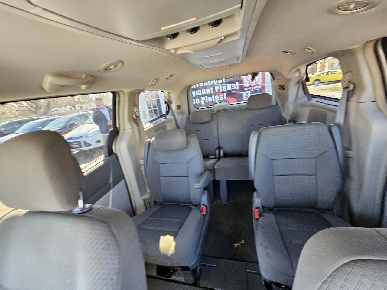 Chrysler Town & Country Touring 2010