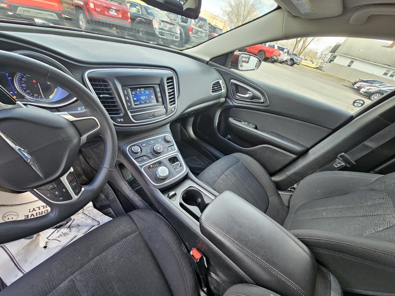 Chrysler 200 LX 2016