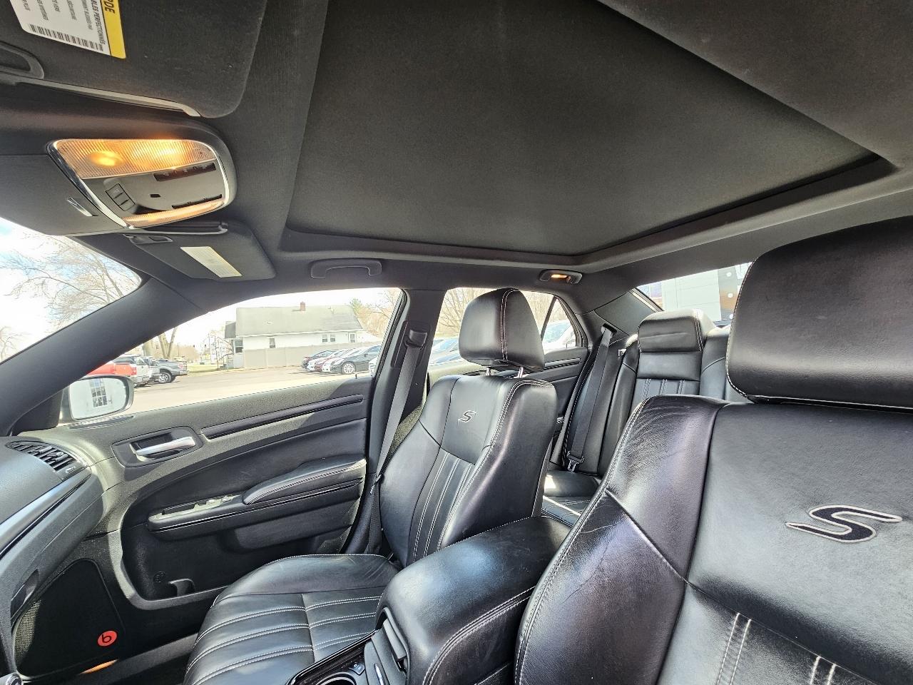 Chrysler 300 S V6 RWD 2012