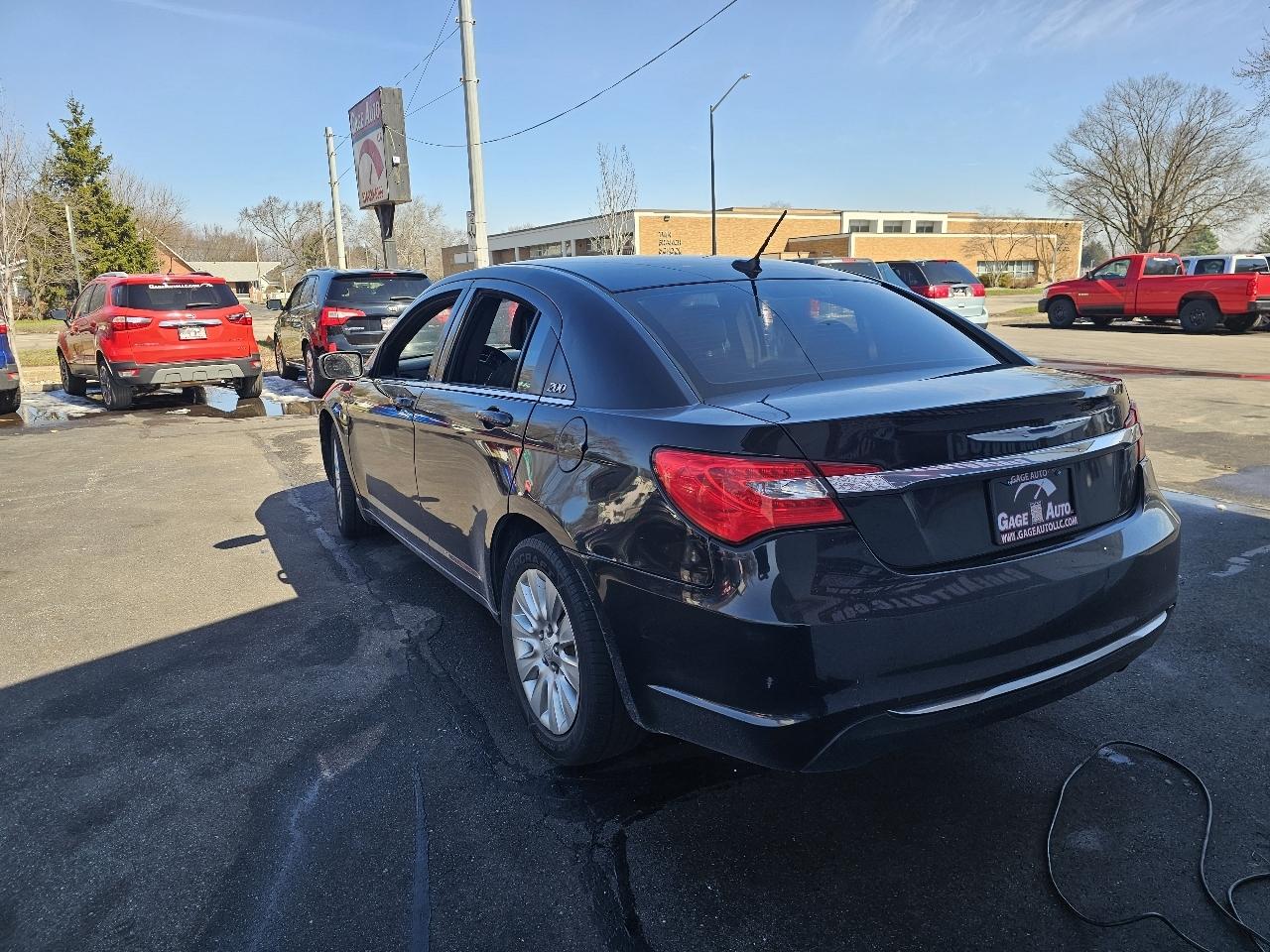 Chrysler 200 LX 2012