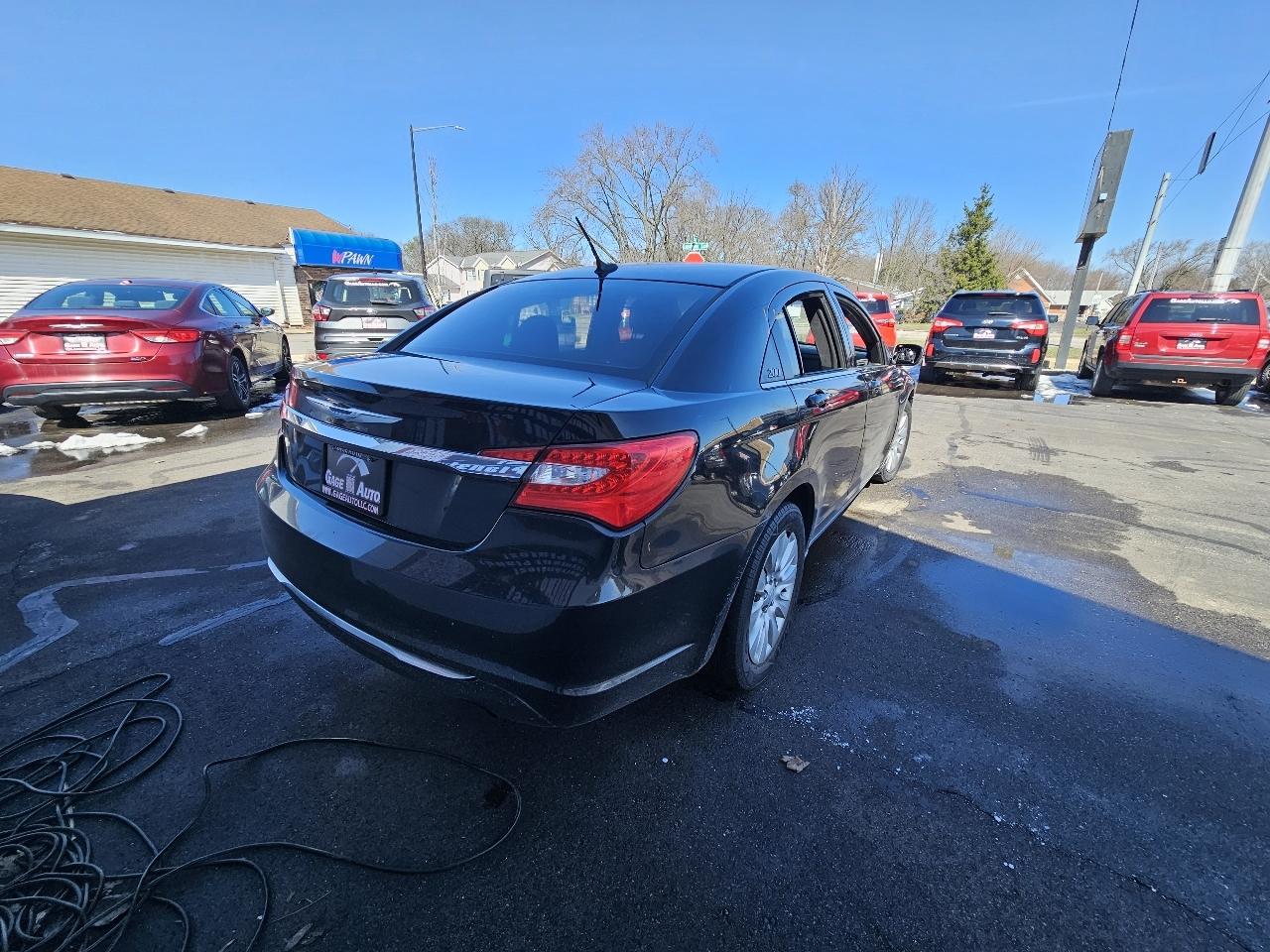 Chrysler 200 LX 2012