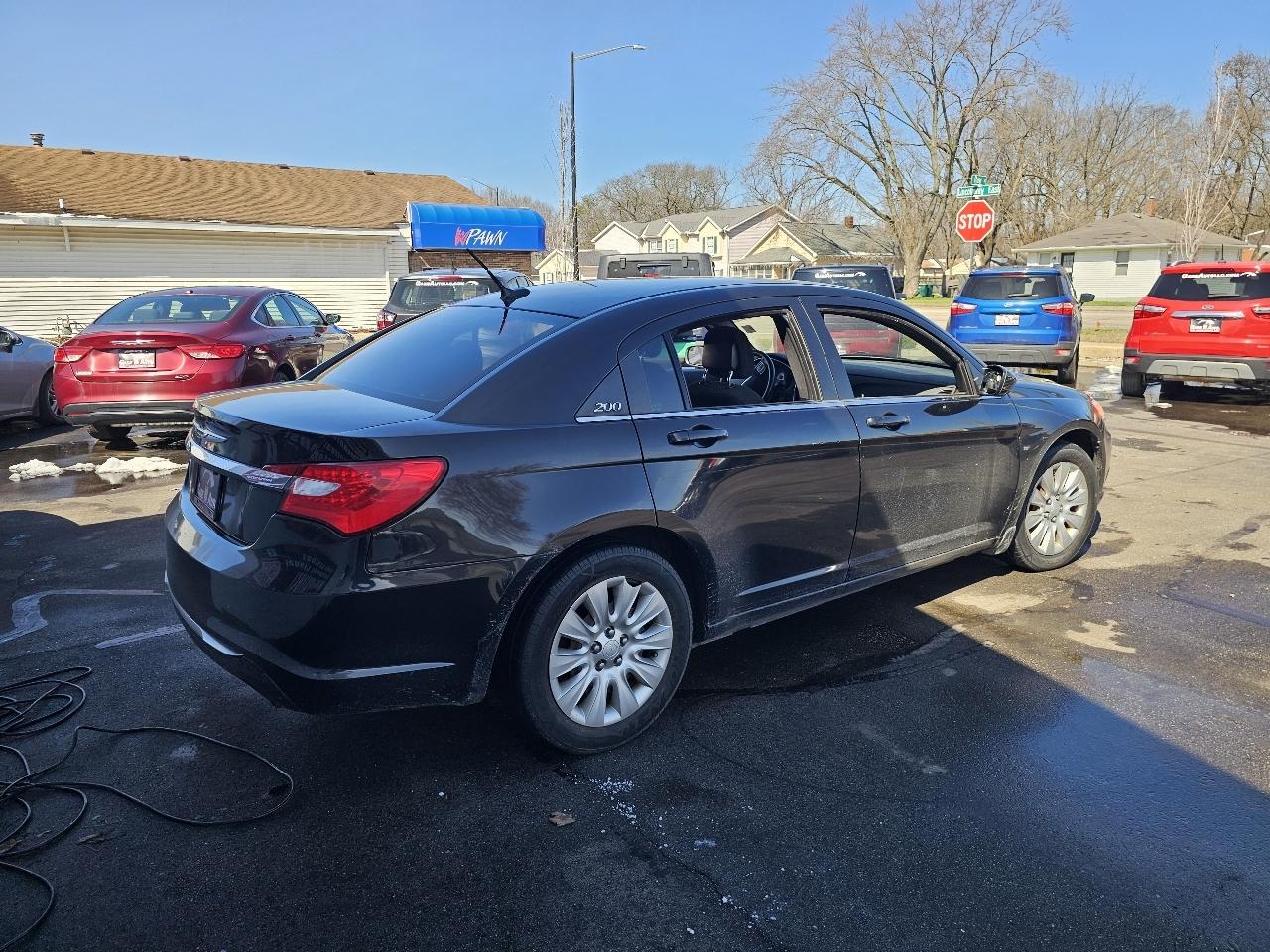 Chrysler 200 LX 2012